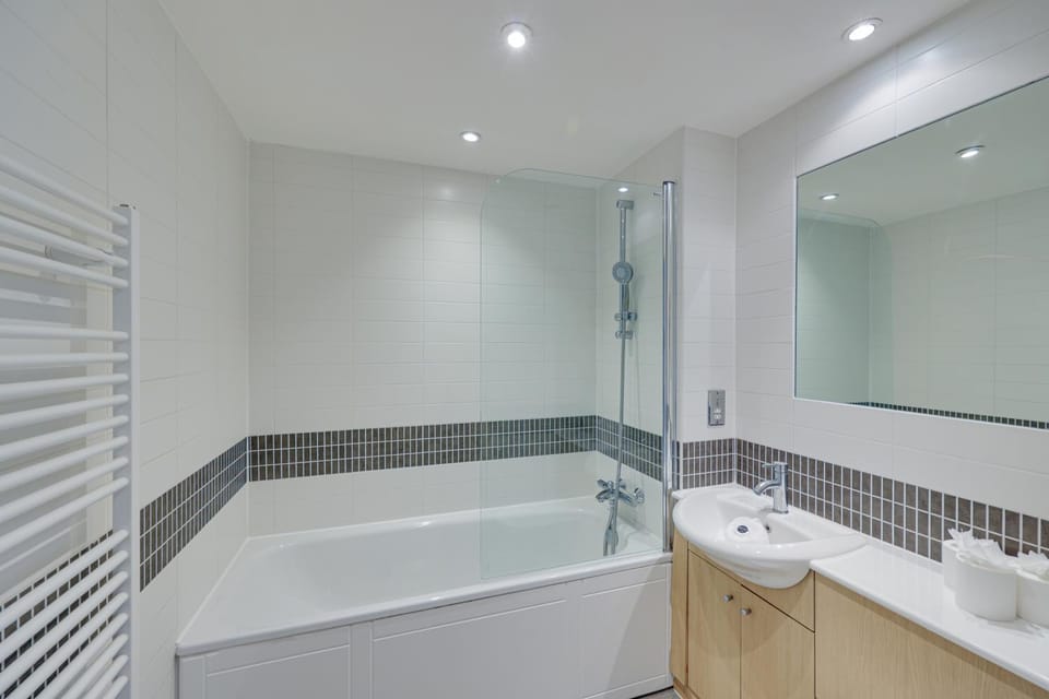 Bathroom, Bath