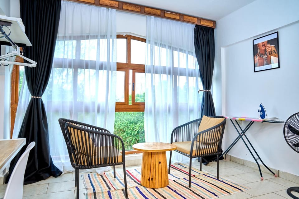 The Chillspot 2 with Beachfront, AC, Restaurant and Gym Apartment in Diani Beach