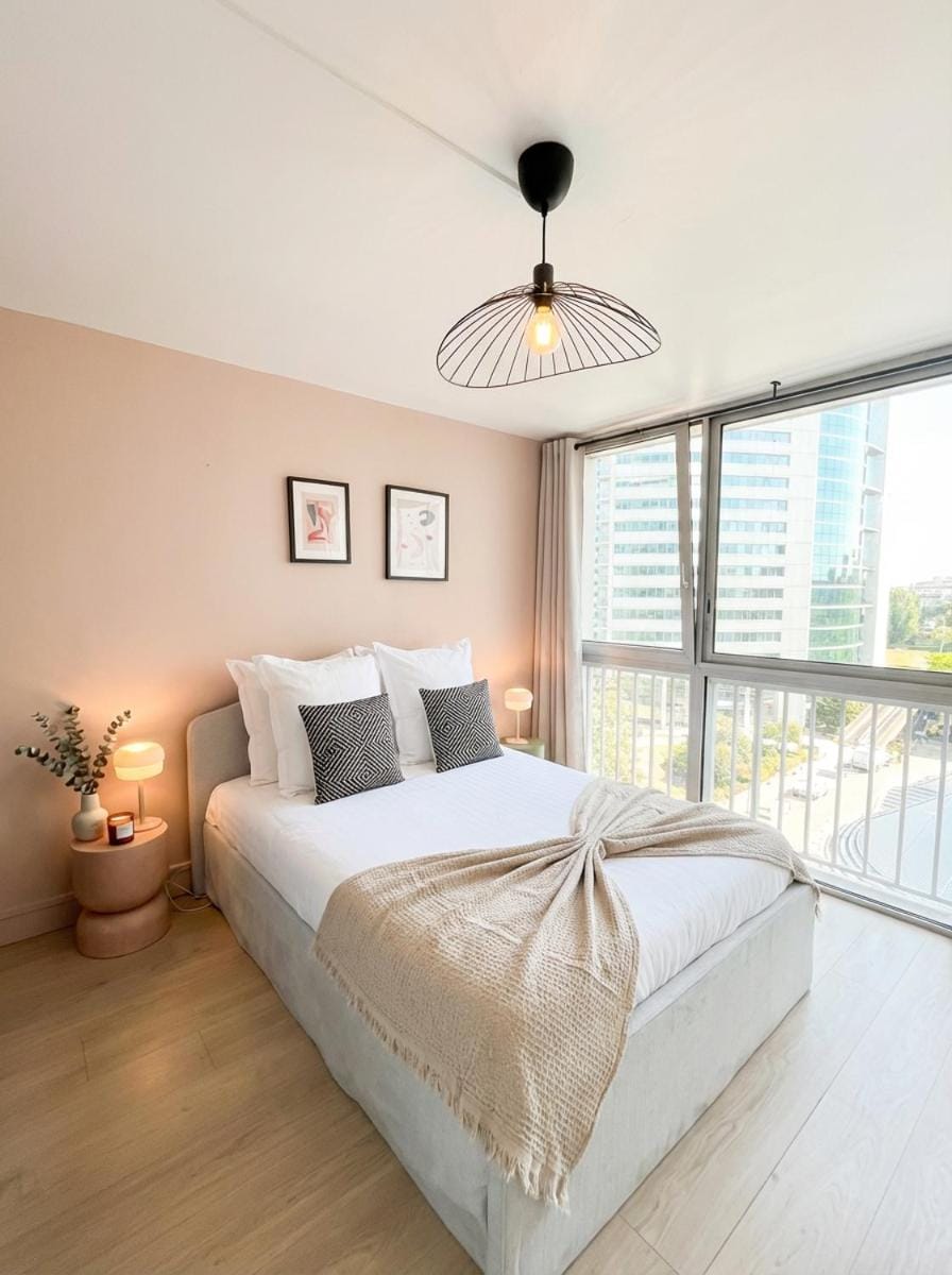 FurtiveStay - La Défense - Damiers Apartment in Puteaux