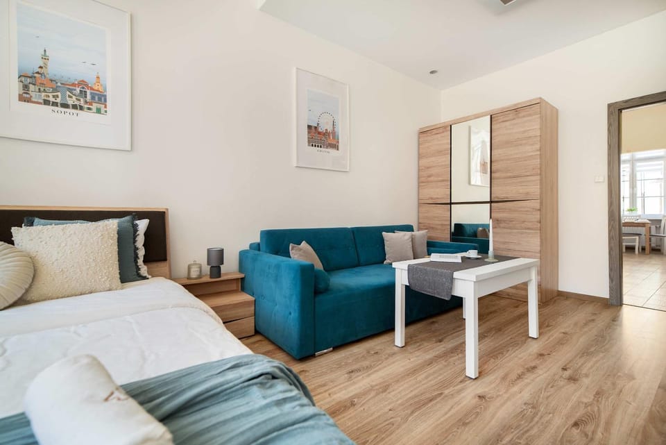 Bed, Living room, Seating area, wardrobe
