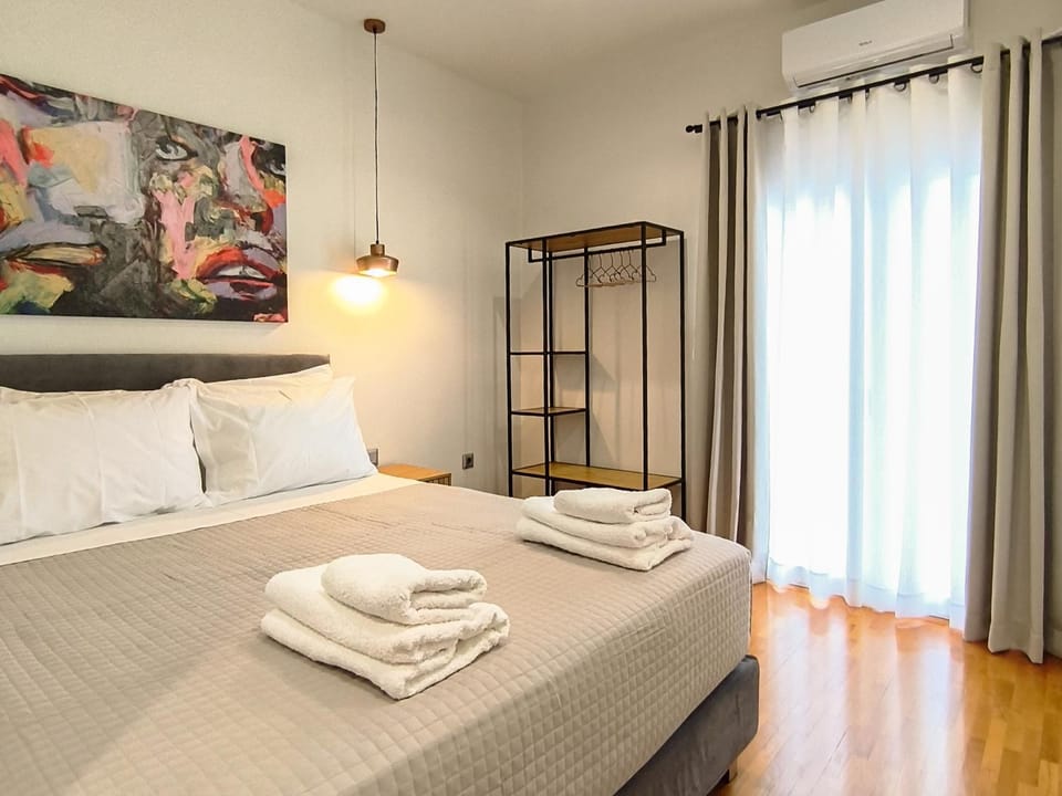 Casa Libero - Steps to Old Town & Venetian Harbor Apartment in Chania