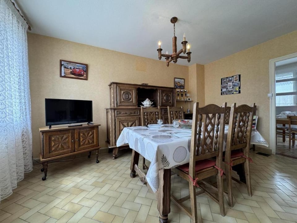 TV and multimedia, Dining area