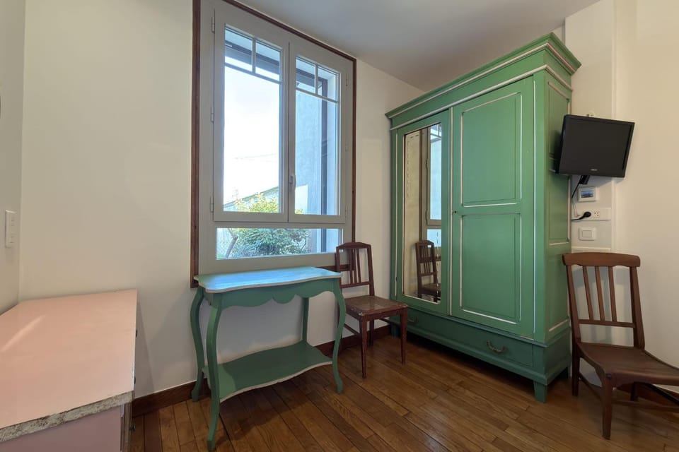 Bedroom, wardrobe