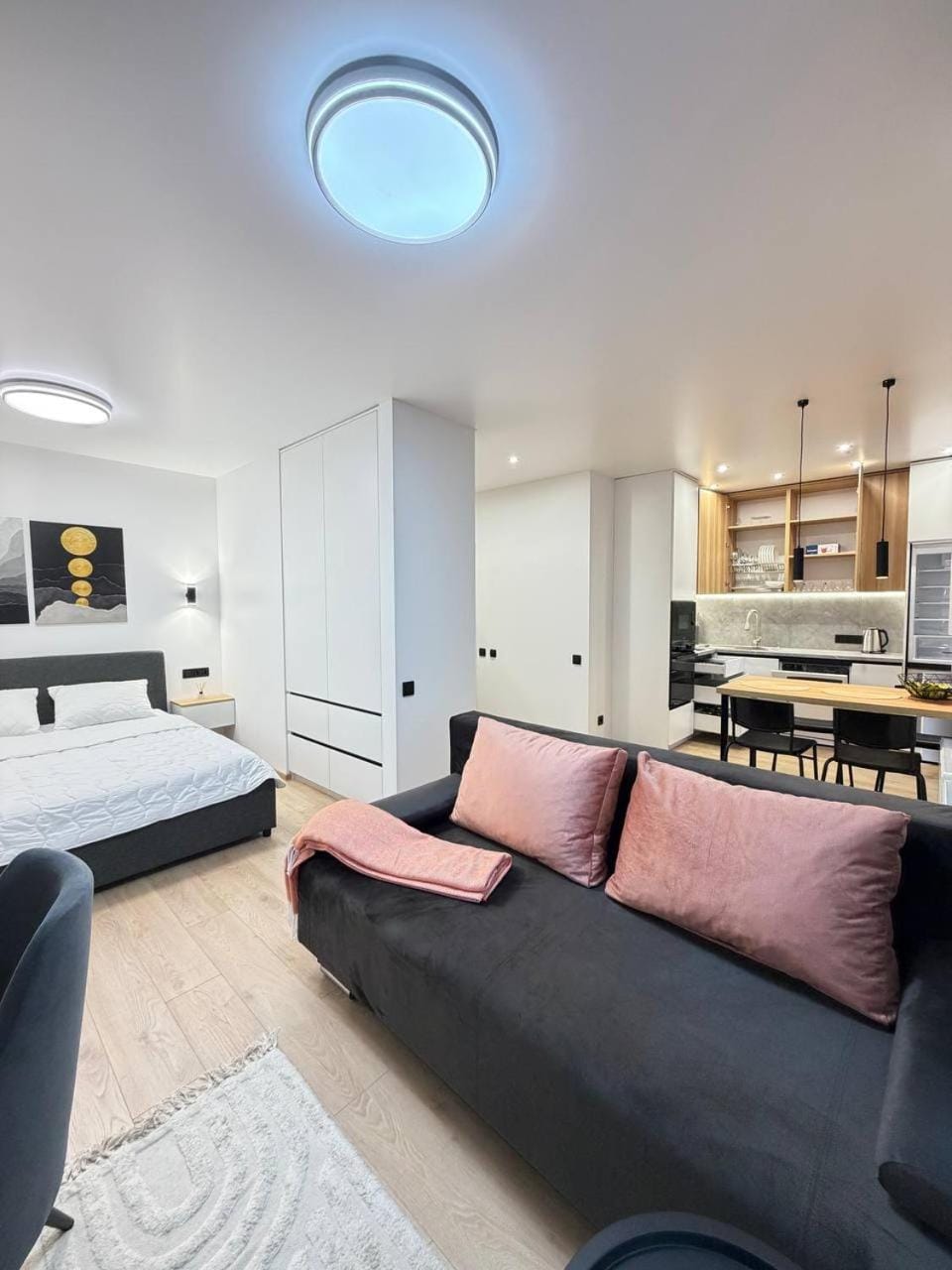 Bed, Photo of the whole room, Seating area