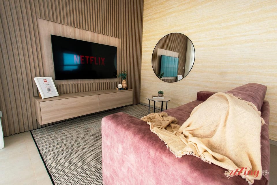 TV and multimedia, Photo of the whole room, Seating area