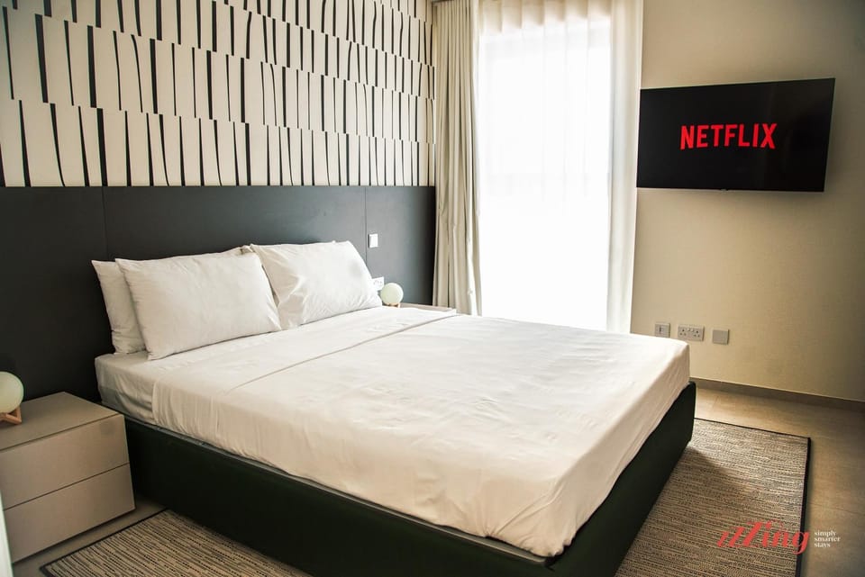 Bed, TV and multimedia, Photo of the whole room, Bedroom