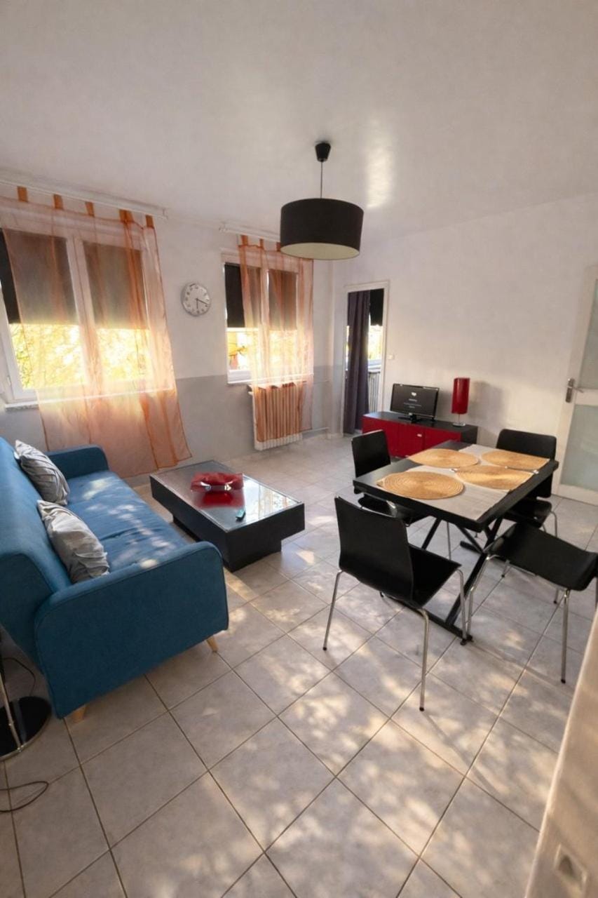 Appartement T3 – Métro à pied, Paris direct Apartment in Vitry-sur-Seine