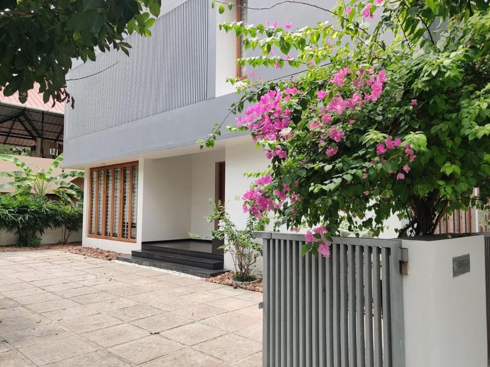 Chilla - 4 Bedroom Villa by Feel Home Kochi Villa in Kochi