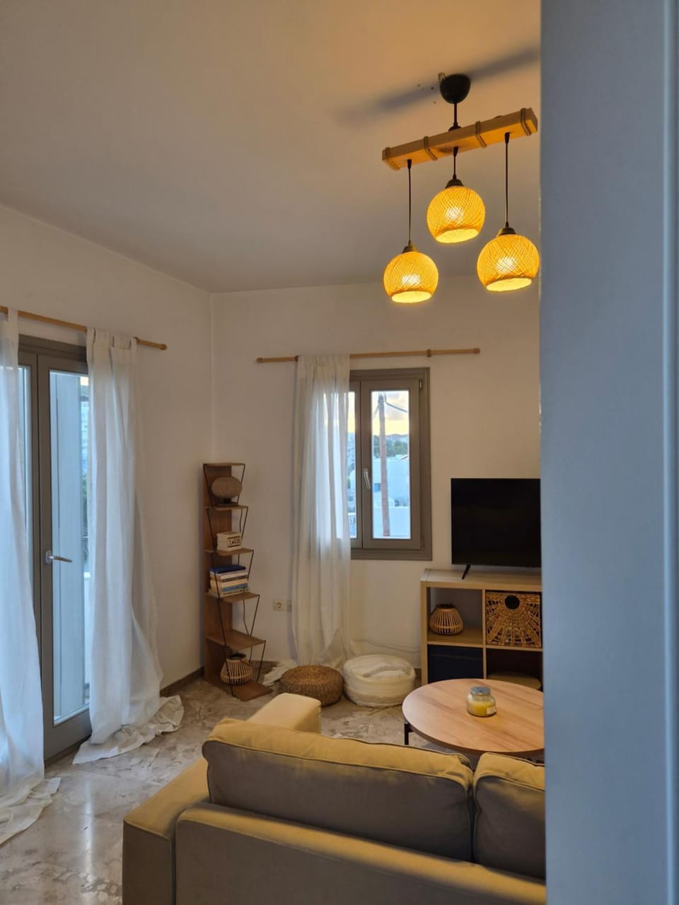 TV and multimedia, Seating area, Evening entertainment