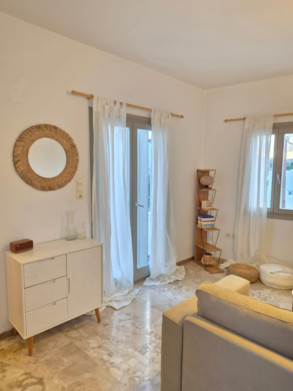 Living room, Photo of the whole room, Seating area, Bedroom