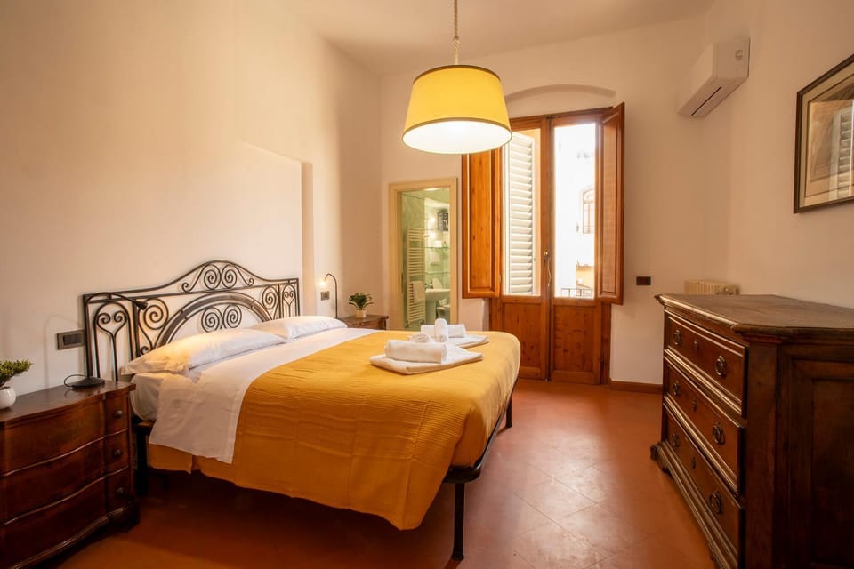 CENTRO - Piazza Della Badia Apartment in Arezzo