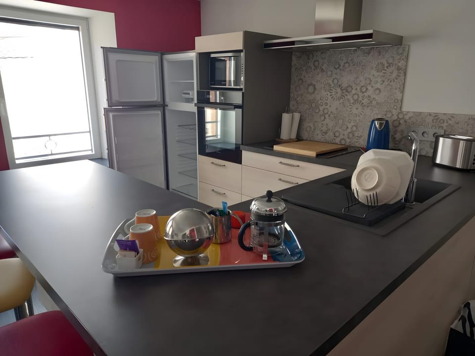 Kitchen or kitchenette, Living room