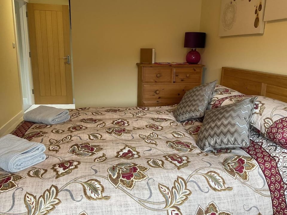 Bed, Photo of the whole room, Bedroom, towels, wardrobe
