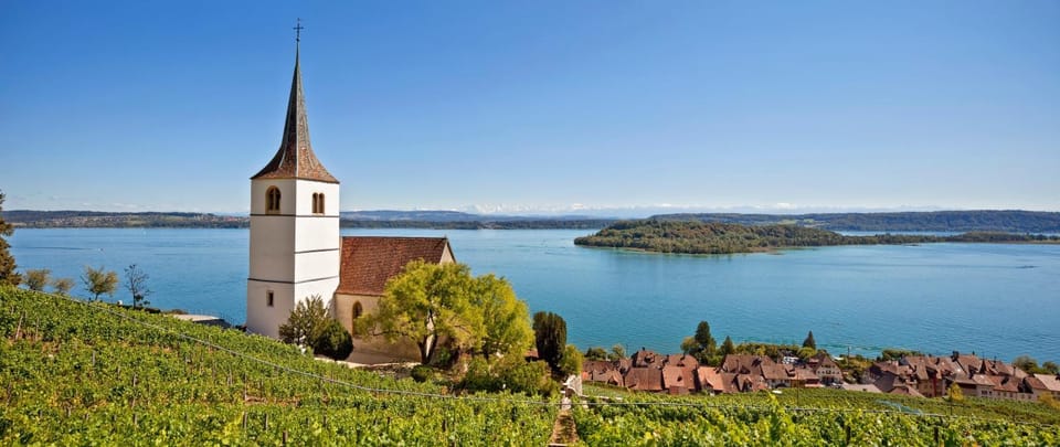 Nearby landmark, Day, Natural landscape, Hiking, Lake view