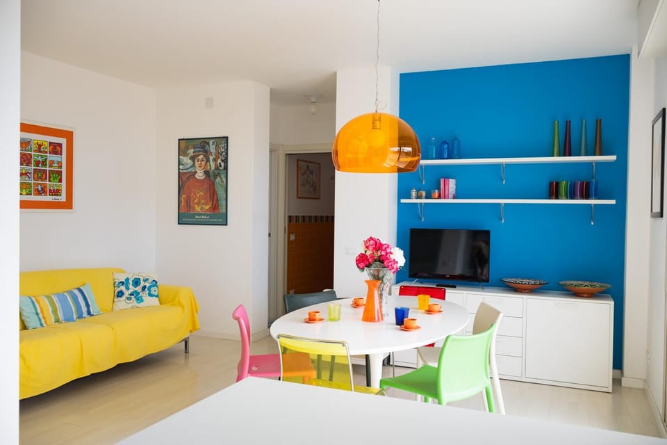 TV and multimedia, Living room, Dining area, air conditioner, air conditioner