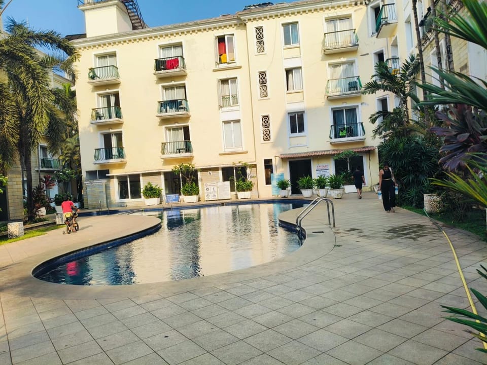 Property building, Swimming pool
