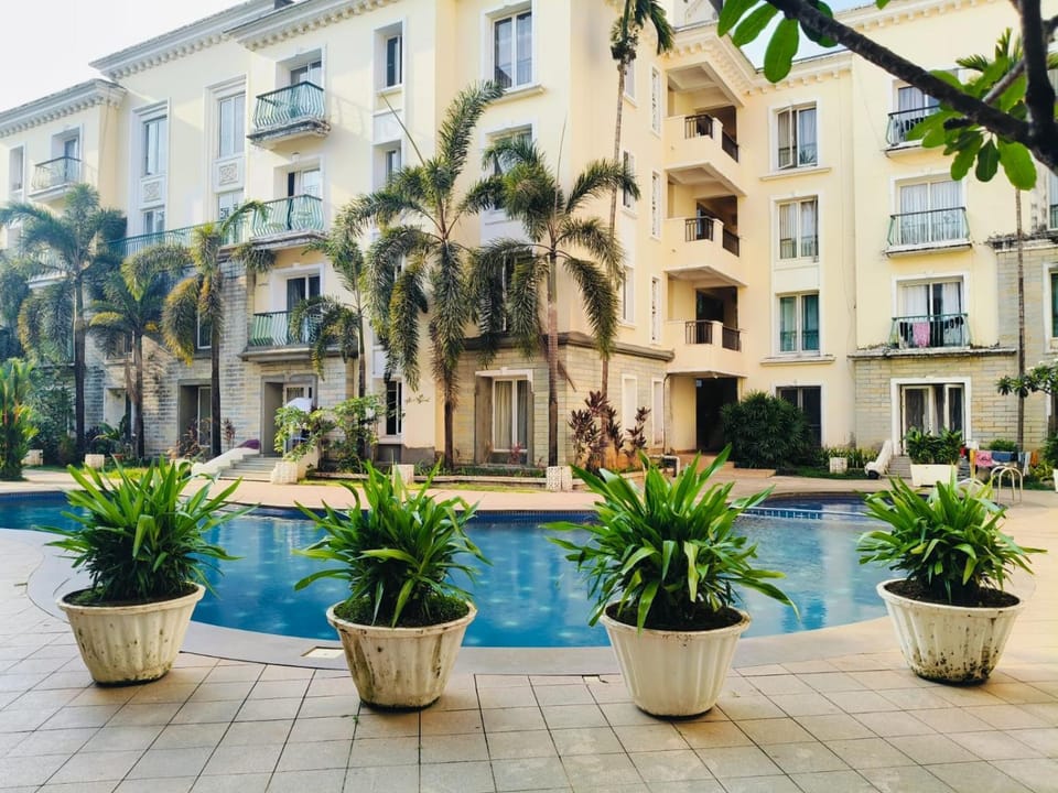 Property building, Swimming pool