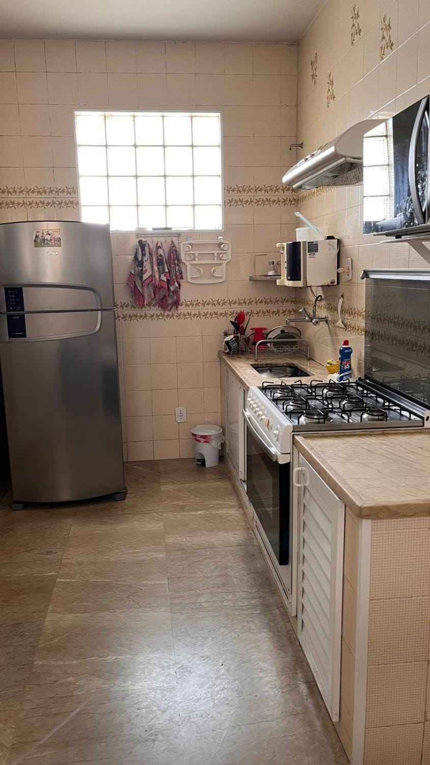 Kitchen or kitchenette, dishwasher, minibar, oven, stove, Internal: Not applicable to any particular room