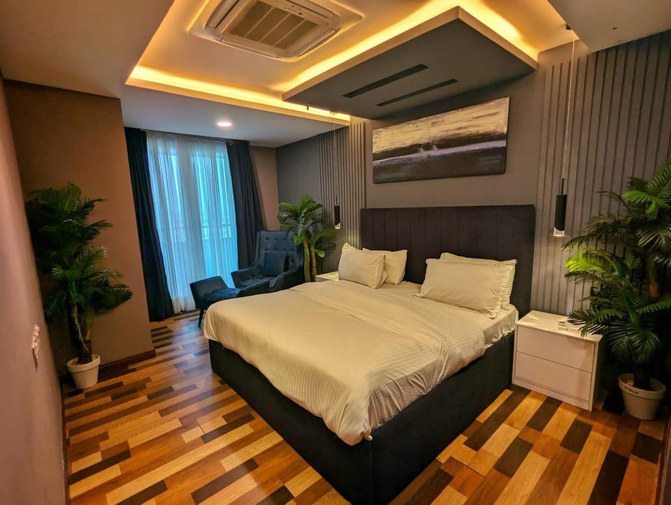 Bed, Photo of the whole room, Bedroom, air conditioner