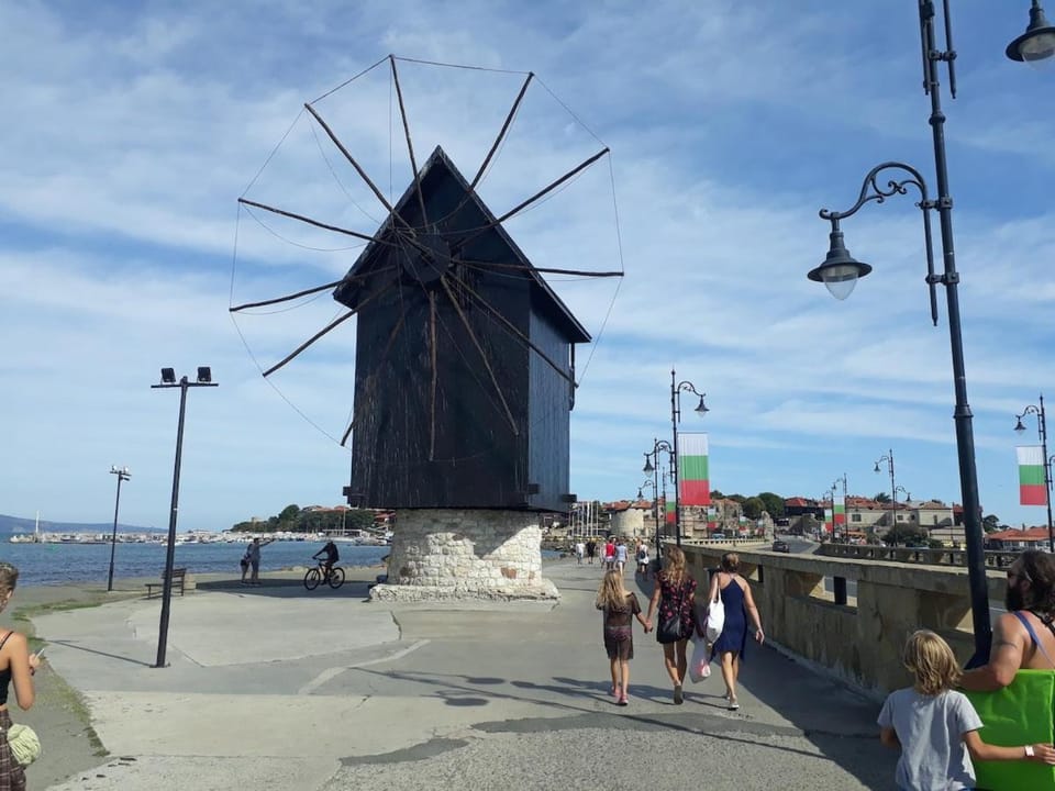 Nearby landmark