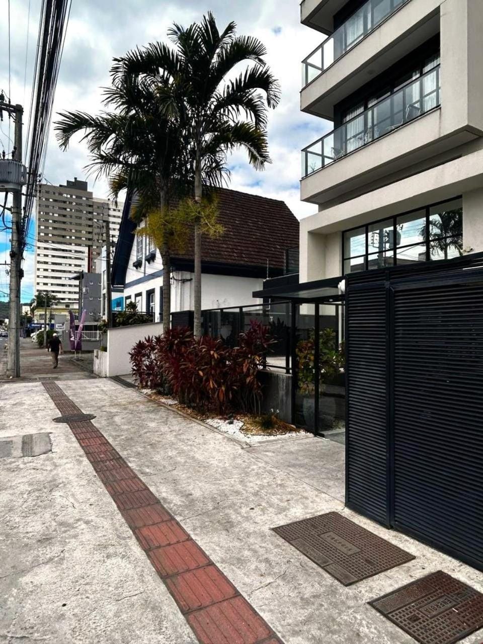 Facade/entrance
