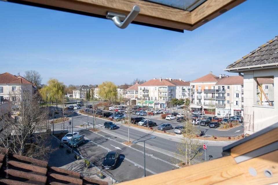 Wonderful Triplex 6P - 8min Disney Apartment in Bailly-Romainvilliers