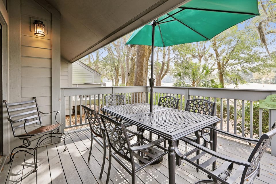 Patio, Day, Balcony/Terrace, Seating area, Dining area