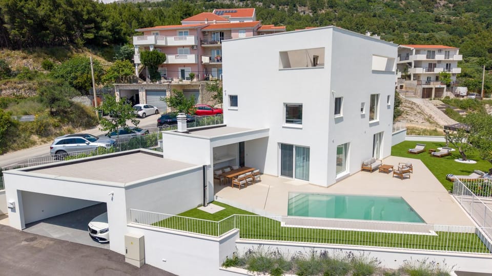 Property building, Swimming pool