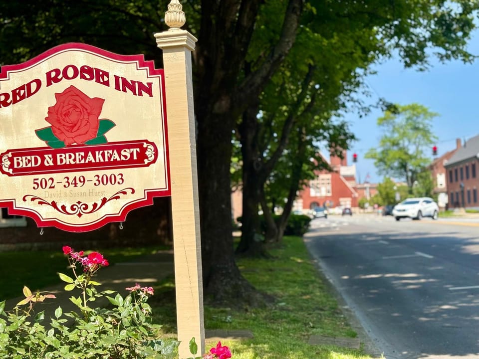Red Rose Inn Bed and Breakfast Bed and Breakfast in Bardstown