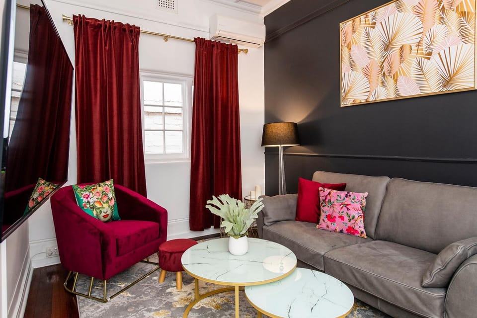 Living room, Seating area
