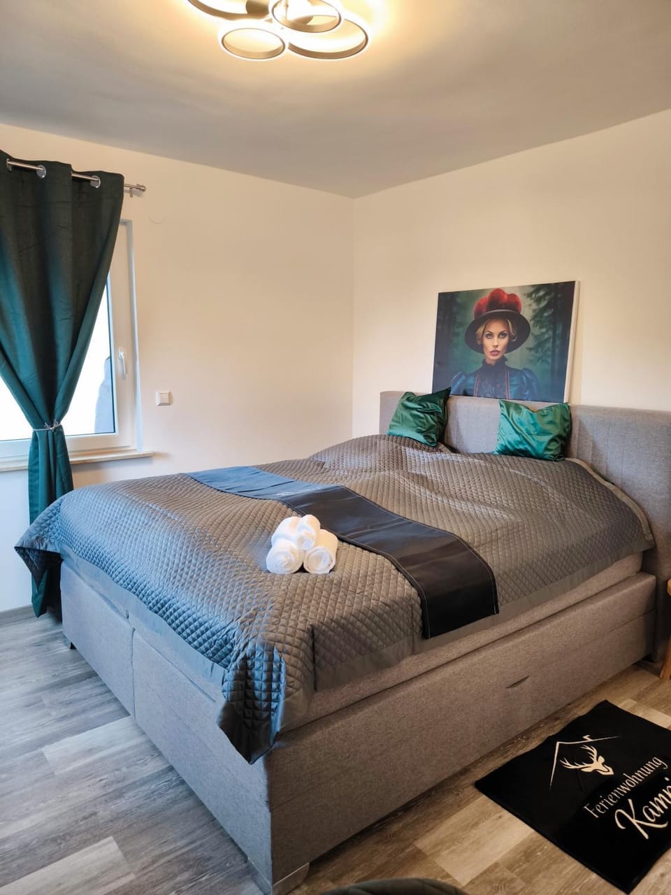 Bed, Photo of the whole room, Bedroom, towels
