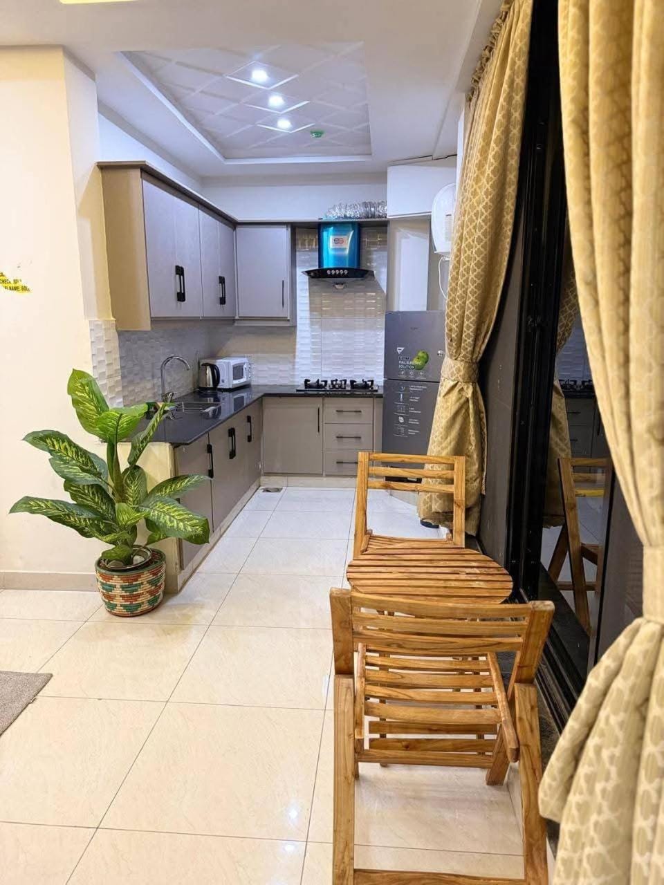 Kitchen or kitchenette