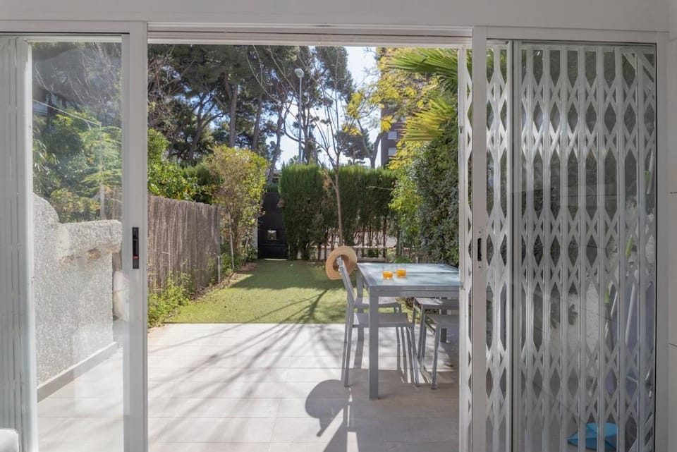 Bungalow acogedor con jardín privado en Voramar Villa in Benicàssim