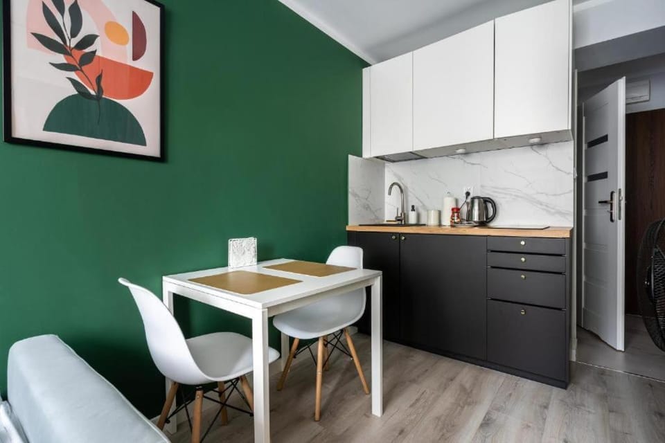 Kitchen or kitchenette, Dining area, minibar, oven, pet friendly, stove
