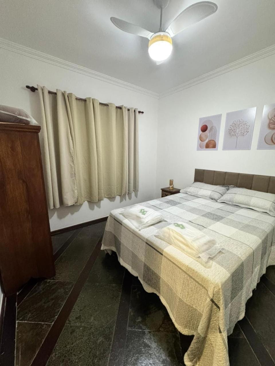 Casa ampla, arejada, 2quartos e um sofá cama na sala, 10min a pé ate a praia Villa in Cabo Frio