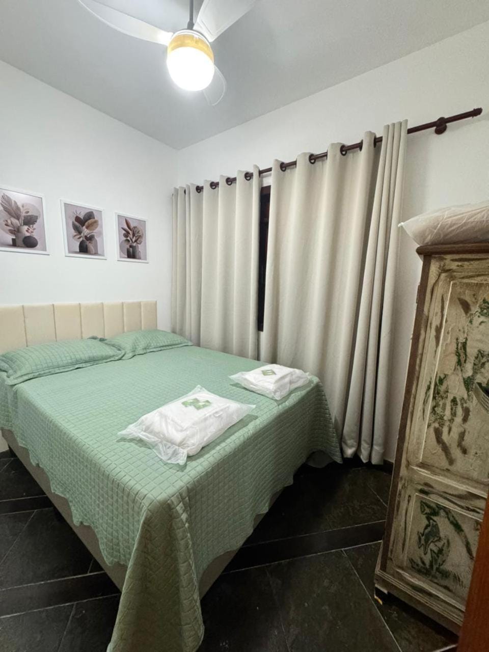 Casa ampla, arejada, 2quartos e um sofá cama na sala, 10min a pé ate a praia Villa in Cabo Frio