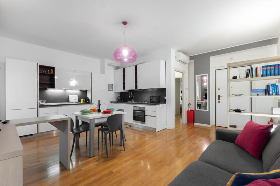 Duomo 10 min-Metro 5 min - NOLO - Nest Balcony WiFi Apartment in Milan