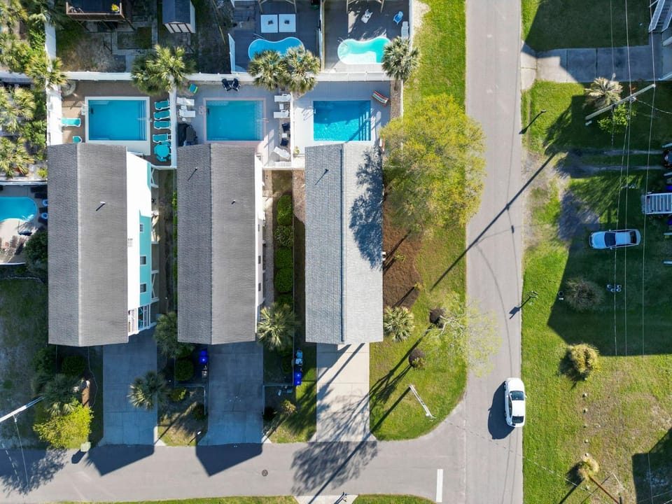 Property building, Day, Neighbourhood, Bird's eye view, Garden, Swimming pool, Parking