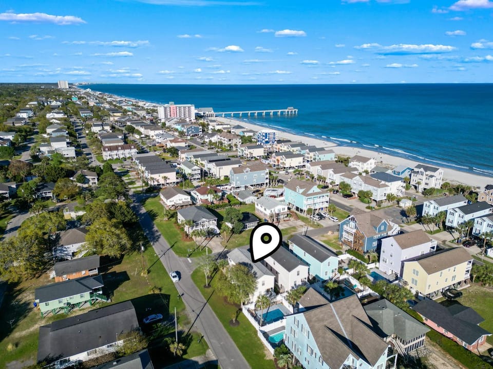 Day, Neighbourhood, Bird's eye view, Beach, Sea view, Swimming pool