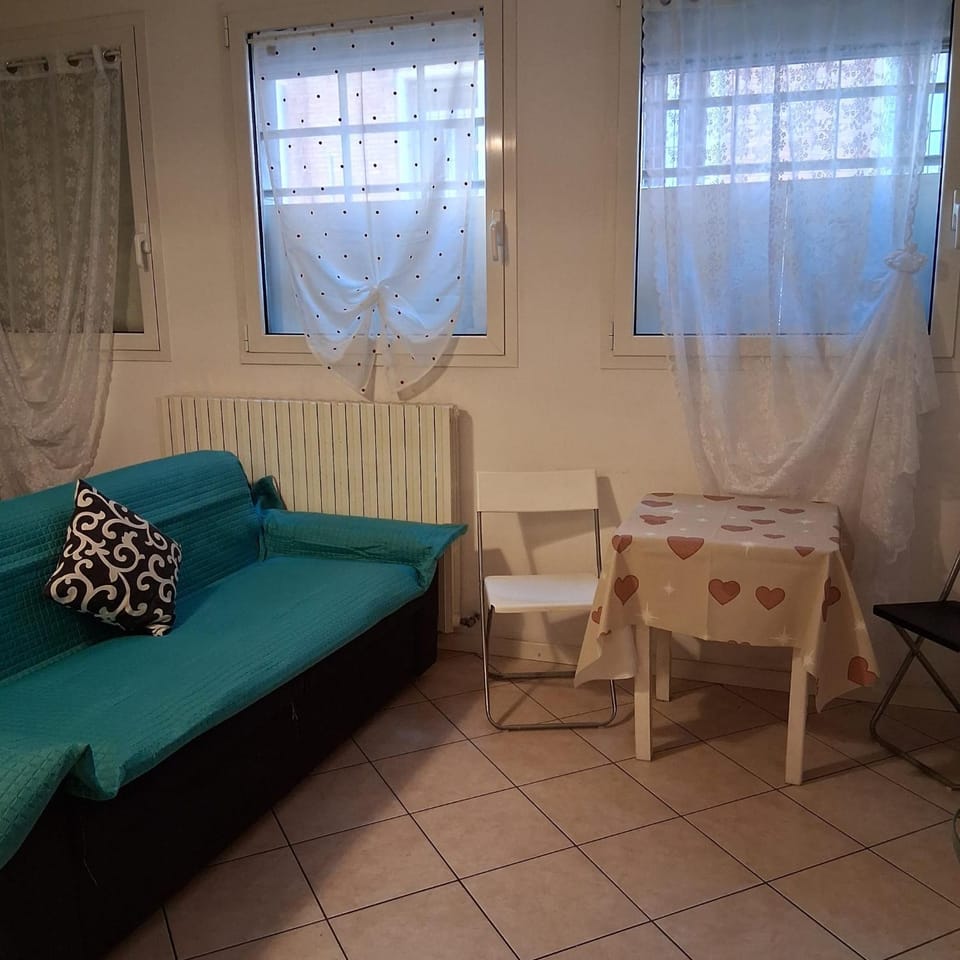 Tiarini Station Apartment in Bologna