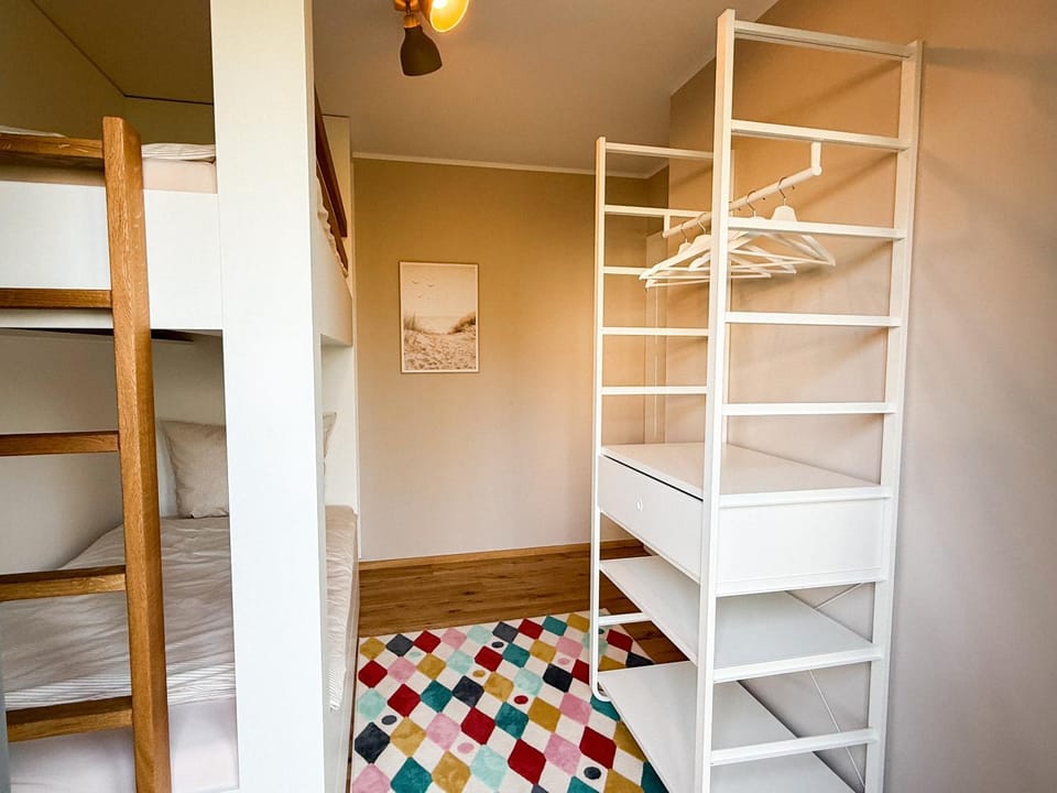 Bed, Bedroom, bunk bed