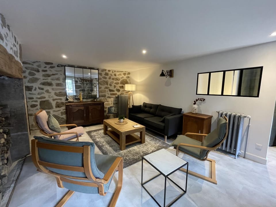 Living room, Seating area