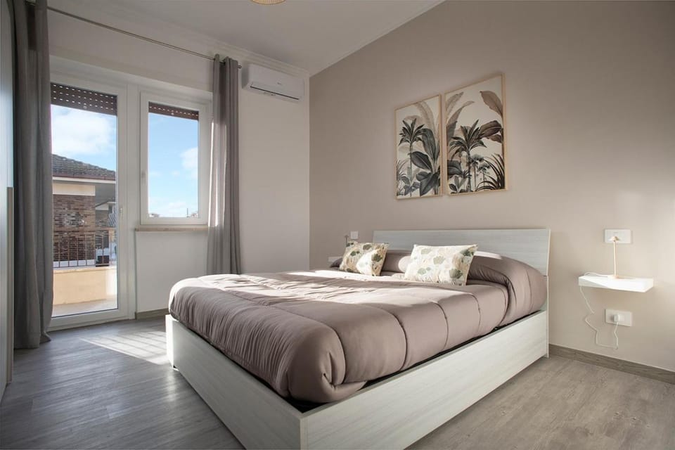 Bed, Decorative detail, Bedroom
