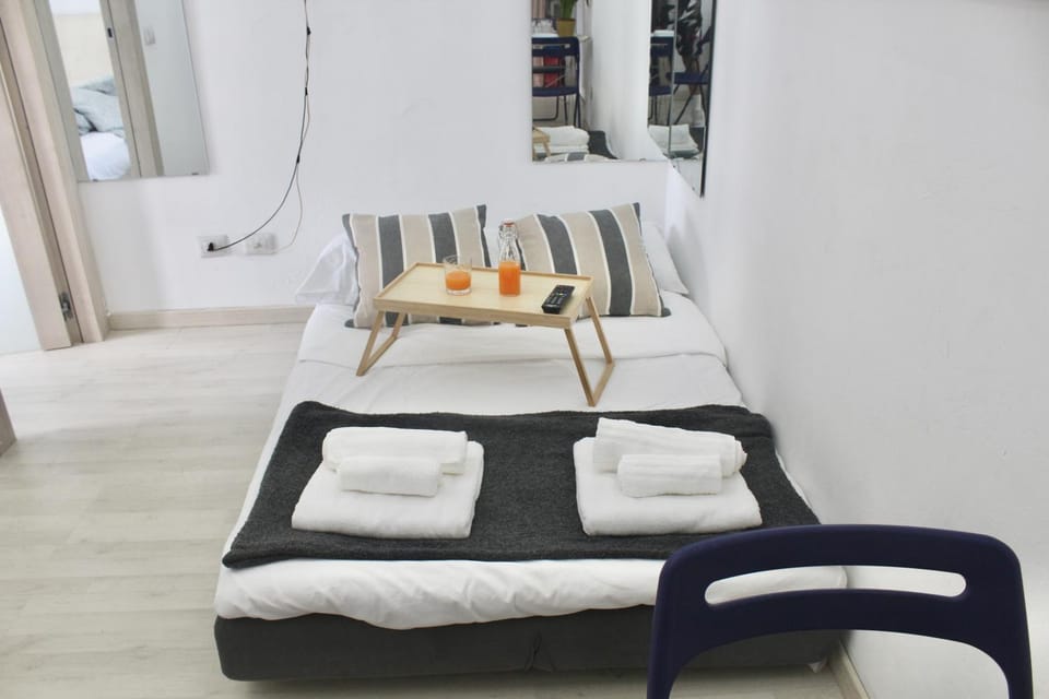 Last floor One-Bedroom Apartment With City View Apartment in Milan