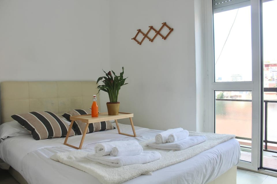 Last floor One-Bedroom Apartment With City View Apartment in Milan