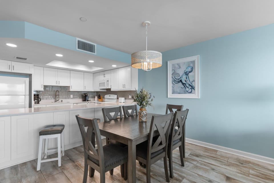 Surf Master Unit 711 House in Garden City