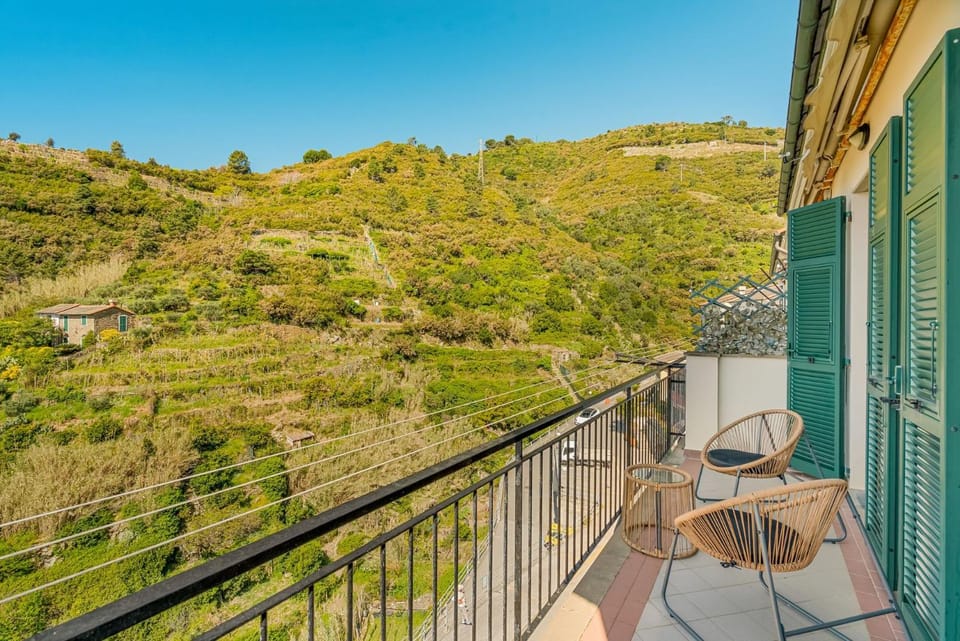 Sulla via dell'amore- Riomaggiore -private parking House in Riomaggiore