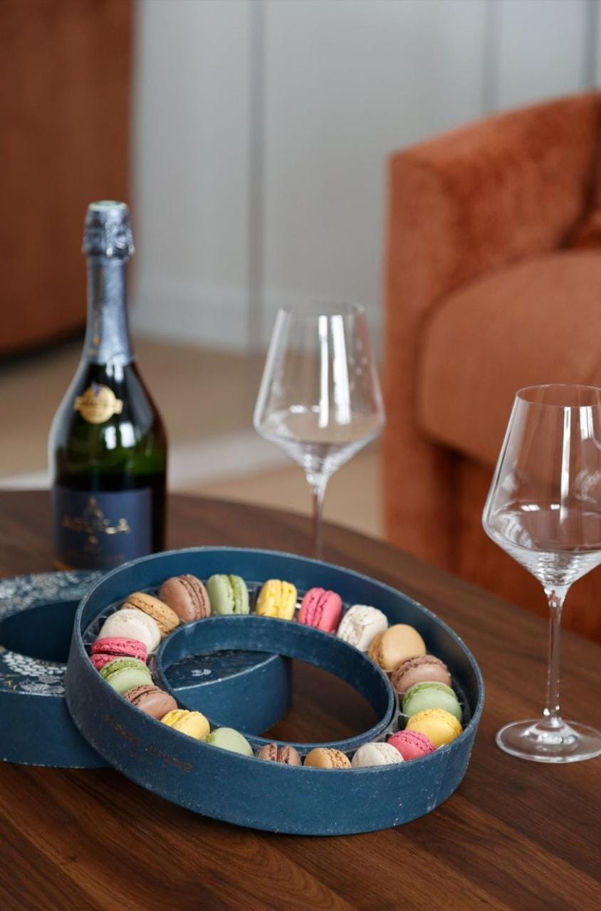TheBlueStay 261 - Stunning Designer Apt - Paris 15 Bed and Breakfast in Paris