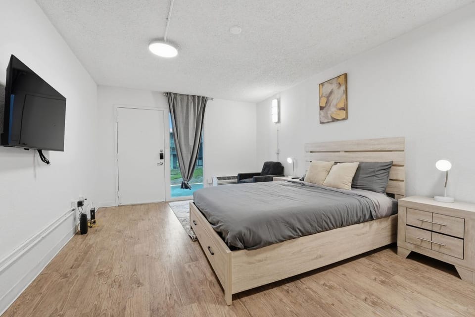 Bright and modern Centro Flats studio stay Apartment in Austin