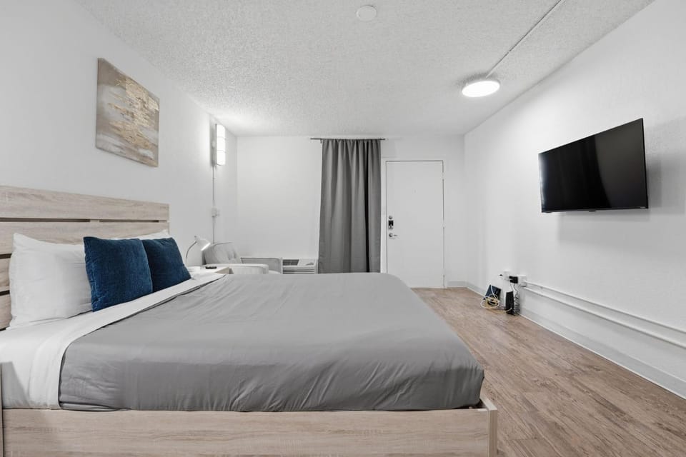 Updated studio with sleek modern finishes Apartment in Austin